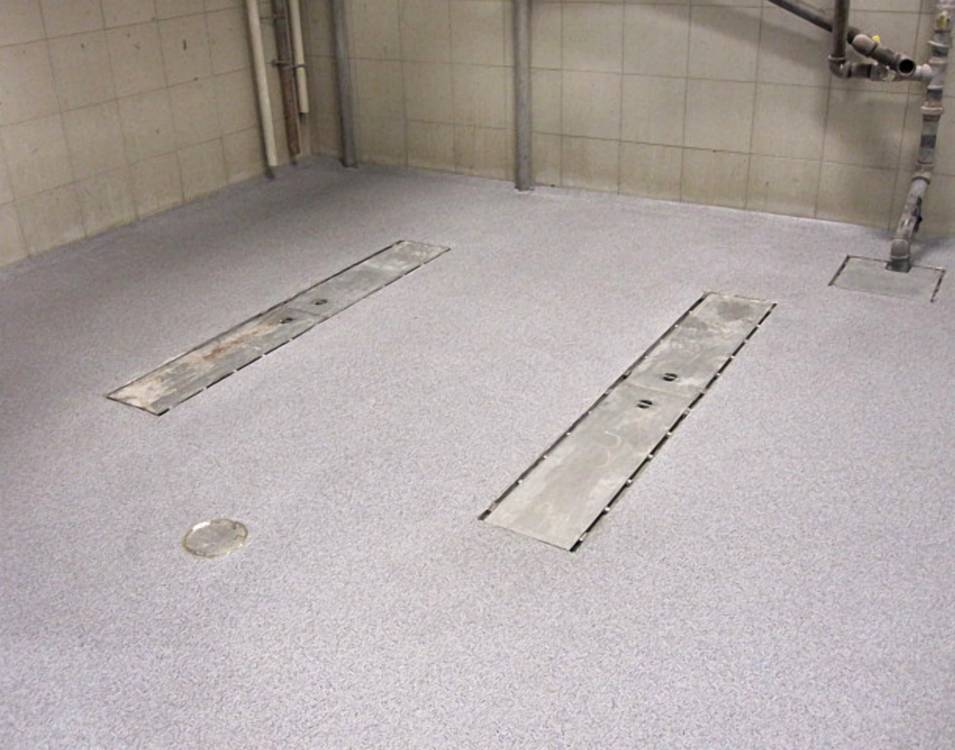 No signs of any of the previous damage and the floor profile facilitates drainage.